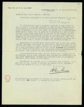 Carta de C. F. Adolf van Dam a Julio Casares en la que expresa su pesar por el fallecimiento de F...