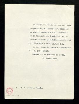 Copia sin firma del oficio del secretario a Tomás Navarro Tomás con el que le comunica que el dir...
