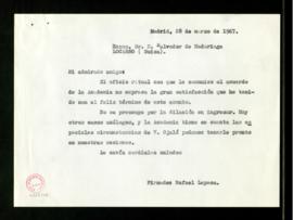 Copia sin firma de la carta de Rafael Lapesa a Salvador de Madariaga en la que le expresa la gran...