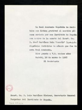Copia sin firma del oficio de agradecimiento del secretario a Luis Martínez-Kleiser, secretario g...