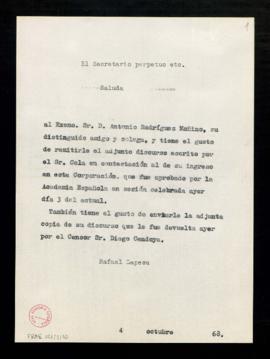 Copia sin firma del saluda de Rafael Lapesa, secretario, a Antonio Rodríguez-Moñino con el que le...