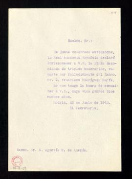 Copia sin firma del oficio del secretario a Agustín G. de Amezúa de traslado del acuerdo de la ju...