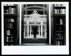 Detalle de una de las ventanas interiores de la Biblioteca Rodríguez Moñino