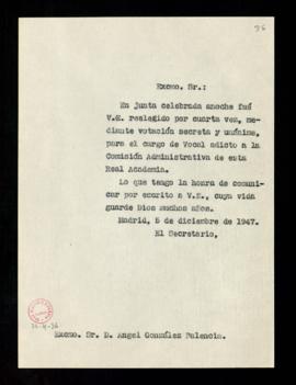 Copia sin firma del oficio de Julio Casares a Ángel González Palencia de comunicación de su reele...