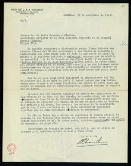 Carta de C. F. Adolf van Dam a Julio Casares en la que le da algunas explicaciones sobre la papel...
