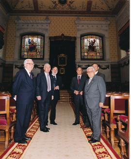 Gregorio Salvador, Juan Manuel Nieto Nafría, Víctor García de la Concha y el obispo de León en el...