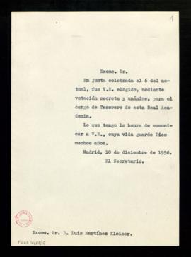 Copia sin firma del oficio del secretario a Luis Martínez Kleiser con el que le comunica su elecc...