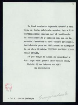 Copia sin firma del oficio del secretario a Ramón Otero Pedrayo de traslado del agradecimiento de...