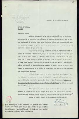 Carta de Fritz Krüger a Julio Casares en la que le felicita por la distinción que le ha conferido...