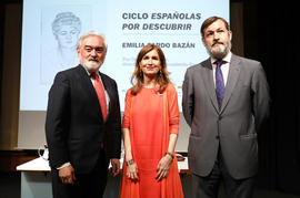 Darío Villanueva, director de la Real Academia Española, junto Leticia Espinosa de los Monteros, ...