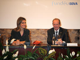 Letizia Ortiz, princesa de Asturias, y José Manuel Blecua, director de la Real Academia Española,...