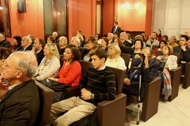 Público asistente a la presentación el documental El idioma español en Filipinas, producido por l...