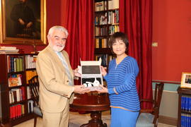 Darío Villanueva, director de la Real Academia Española, y Luisa Chang, miembro correspondiente d...