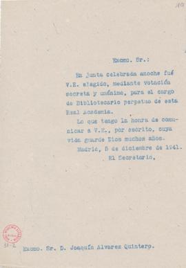 Minuta del oficio del secretario a Joaquín Álvarez Quintero de traslado de su nombramiento como b...