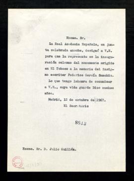 Copia sin firma del oficio del secretario [Rafael Lapesa] a Julio Guillén de comunicación por su ...