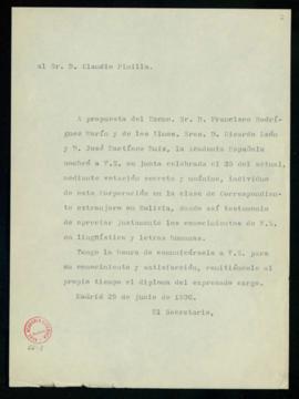 Copia sin firma del oficio del secretario a Claudio Pinilla de traslado de su nombramiento como a...