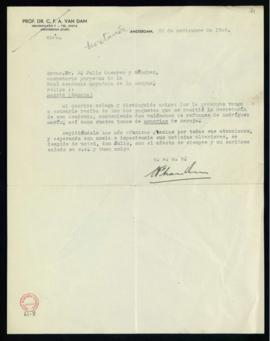 Carta de C. F. Adolf van Dam a Julio Casares en la que acusa recibo de dos paquetes de libros con...