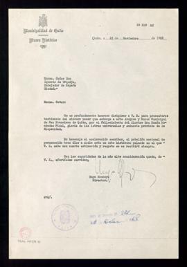 Copia de la carta de Hugo Moncayo, director del Museo Histórico de Quito, a Ignacio de Urquijo, e...