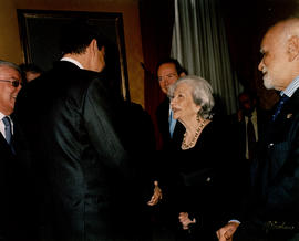 El presidente del gobierno, Jose Luis Rodríguez Zapatero, y Ana María Matute se saludan en la Sal...