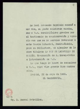 Copia del oficio del secretario a Marcel Bataillon de traslado del agradecimiento de la junta por...