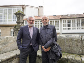 Darío Villanueva, director de la Real Academia Española, y José Luis Gómez, académico de número, ...