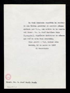 Copia sin firma del oficio de agradecimiento del secretario a José María Pemán por el pésame envi...