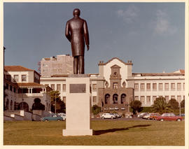 Estatua de Andrés Bello. Trasera