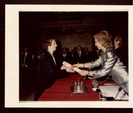La reina Sofía entrega el diploma de académica a Margarita Salas
