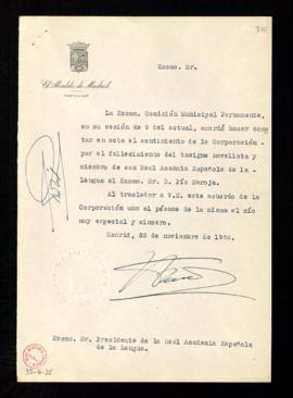 Carta del alcalde de Madrid al secretario en la que le transmite el acuerdo de Comisión Municipal...