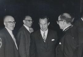 Antonio Tovar Llorente con Martín S. Ruipérez, Francisco Rodríguez Adrados y Gratiniano Nieto