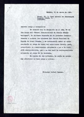 Copia de la carta de Rafael Lapesa a Juan Antonio de Zunzunegui en la que le pregunta si aceptarí...