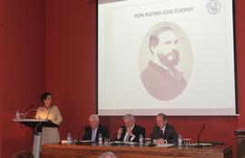 Genoveva Iriarte, directora general del Instituto Caro y Cuervo, en la inauguración de la Sala Cu...