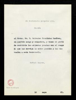 Copia del saluda del secretario, Rafael Lapesa, a Salvador Fernández Ramírez, con el que le remit...