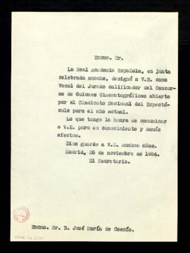 Copia sin firma del oficio del secretario a José María de Cossío con el que le comunica que la Ac...