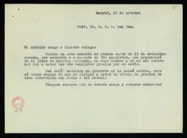 Minuta de la carta de Julio Casares a C. F. Adolf van Dam en la que acusa recibo del paquete de 7...