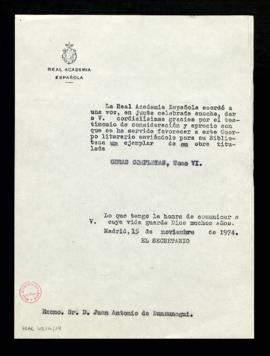 Copia sin firma del oficio del secretario [Alonso Zamora Vicente] a Juan Antonio de Zunzunegui en...