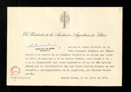 Saluda de Leonidas de Vedia, presidente de la Academia Argentina de Letras, a Dámaso Alonso con e...