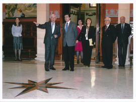 Víctor García de la Concha y Jaume Matas en el vestíbulo de la primera planta