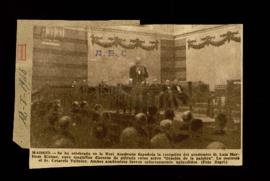 Recorte de ABC con una fotografía de Luis Martínez Kleiser en el momento de su discurso de recepc...