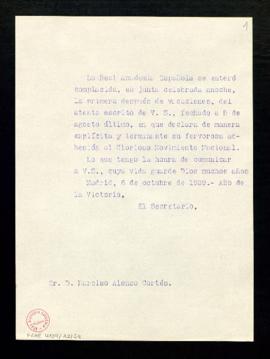 Copia sin firma del oficio del secretario a Narciso Alonso Cortés en el que le comunica que la Ac...