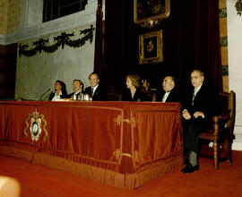 Carmen Alborch, ministra de Cultura; Jerónimo Saavedra, ministro de Eduación; los reyes Juan Carl...