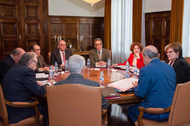 Reunión para la toma de posesión del nuevo presidente del Instituto de España, Darío Villanueva, ...
