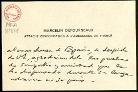 Tarjeta de Marcelin Défourneaux, responsable de Información de la embajada francesa, a Melchor Fe...