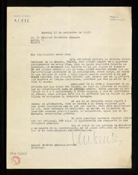 Carta de Manuel Benítez Sánchez-Cortés, director de Ediciones Alfil, con la que le remite una tar...