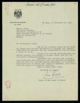 Carta del duque de San Lúcar la Mayor a Julio Casares en la que le comunica que una de las primer...
