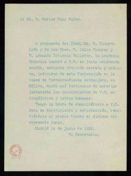 Copia del oficio del secretario a Carlos Díaz Dufoo en el que le comunica que la Real Academia Es...