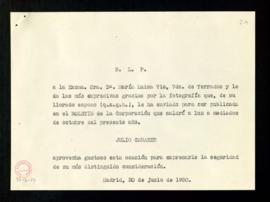 Copia del besalamano de Julio Casares a María Luisa Via, viuda de Terradas, de agradecimiento por...