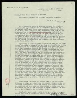 Carta de C. F. Adolf van Dam a Julio Casares con la que le anuncia el envío de dos ejemplares del...