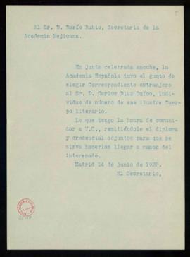 Copia del oficio del secretario a Darío Rubio, secretario de la Academia Mexicana, en el que le c...