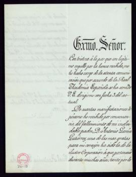 Carta de Ricardo García al secretario [Manuel Tamayo y Baus] en la que expresa a la Academia su g...